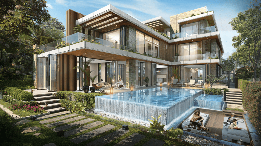 Une luxueuse maison moderne à Dubaï avec de grandes fenêtres en verre et des panneaux en bois, dotée d'une piscine extérieure. Les gens se détendent et les enfants jouent autour de la piscine, entourée d'une verdure luxuriante.