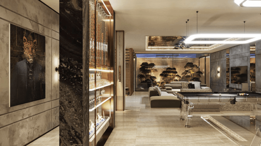 Salon luxueux et moderne à Dubaï avec sols en marbre, éclairage sophistiqué, mobilier élégant et série d'œuvres d'art murales. Les plantes d'intérieur ajoutent une touche de verdure.