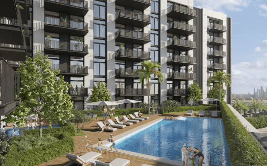 Immeuble d'appartements moderne à Dubaï avec balcons donnant sur une piscine commune entourée de chaises longues et de verdure luxuriante, où les gens se détendent et nagent. Toits de la ville au loin.