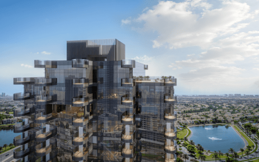 Un gratte-ciel moderne, faisant partie des résidences W, est doté de vitres réfléchissantes et de balcons sur fond de paysage urbain. Le ciel est partiellement nuageux, complétant un plan d'eau proéminent entouré de verdure au premier plan.