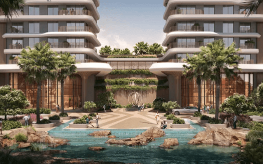 La façade d'un hôtel de luxe comprend deux bâtiments modernes de plusieurs étages aux lignes courbes et aux grandes fenêtres. Une cour centrale au design géométrique mène à une piscine sereine accentuée par des éléments rocheux et un aménagement paysager luxuriant de Verdes, comprenant de grands palmiers et d'autres espaces verts.