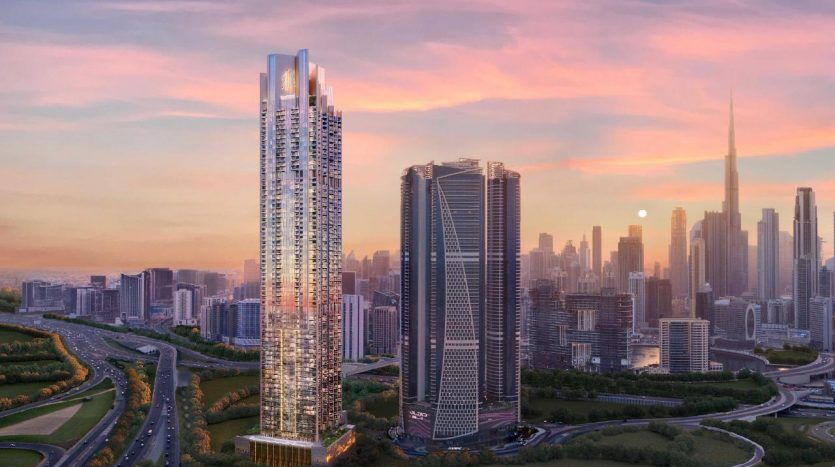Une vue panoramique sur l'horizon moderne de Dubaï au coucher du soleil avec des gratte-ciel imposants, des routes lisses, une verdure luxuriante et un soleil radieux projetant des teintes chaudes dans le ciel.