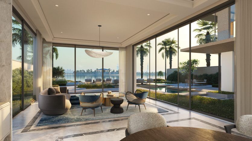 Un salon luxueux avec de grandes fenêtres en verre offrant une vue imprenable sur un coucher de soleil sur un lac tranquille, un mobilier moderne et des plantes d'intérieur luxuriantes, conçues pour satisfaire les six sens.