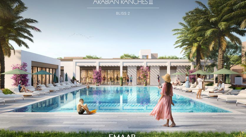 Espace piscine luxueux de la Villa Dubai à Arabian Ranches III, Bliss 2, où les gens se détendent sur des chaises longues et où une femme en robe rose se promène, entourée de villas modernes et