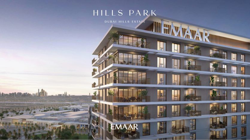Rendu architectural de Hills Park, Dubai Hills Estate par Emaar, présentant un immeuble d'appartements moderne à plusieurs étages au crépuscule avec des intérieurs et des balcons éclairés, et un horizon de la ville en arrière-plan.