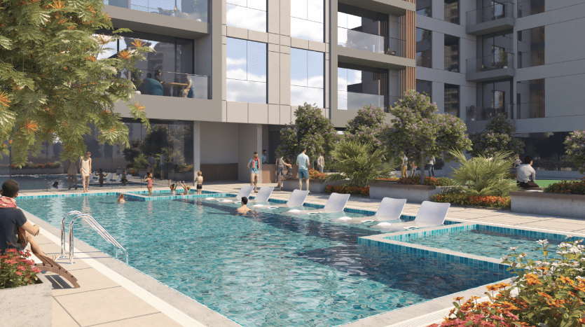 Une scène animée au bord de la piscine extérieure d'un immeuble résidentiel, avec des gens qui nagent et se prélassent. La piscine, qui fait partie d'une luxueuse villa à Dubaï, est entourée de plantes luxuriantes et d'une architecture moderne.