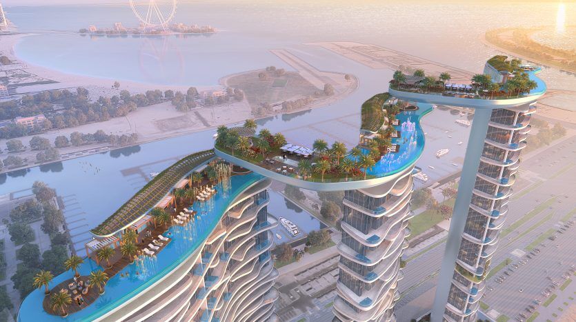 Un paysage urbain futuriste au coucher du soleil avec des gratte-ciel tout en courbes et des jardins sur les toits surplombant une zone côtière de Dubaï, avec une grande roue géante.