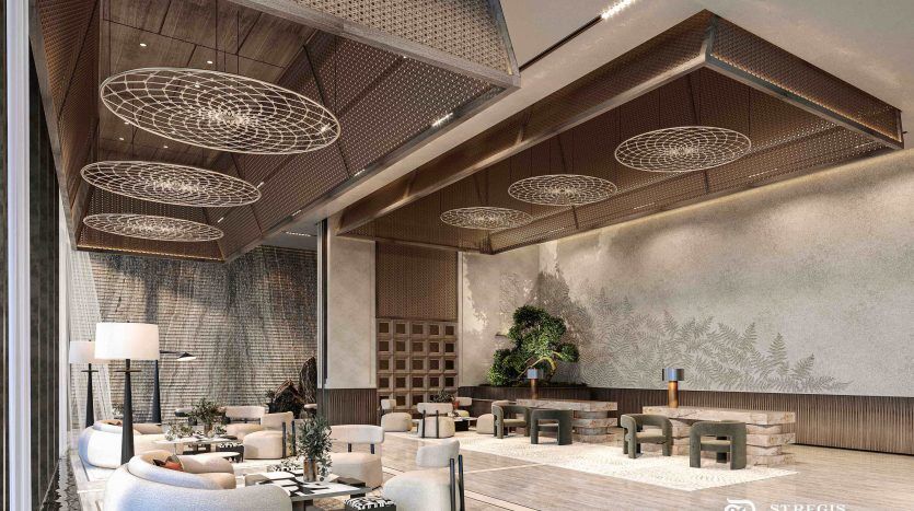 Hall d'entrée luxueux d'un hôtel de Dubaï doté d'un mobilier moderne, d'élégants plafonds en bois avec des luminaires circulaires uniques et des éléments décoratifs élégants. Une grande plante et des œuvres d'art sophistiquées rehaussent l'ambiance sereine.