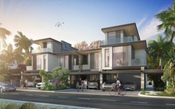 Illustration d'une villa résidentielle moderne à plusieurs niveaux à Dubaï avec de vastes fenêtres et balcons en verre, entourée d'une verdure luxuriante. Les gens et les voitures sont visibles le long de la rue dans un cadre suburbain serein.