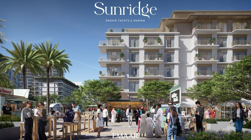 Rendu promotionnel du complexe Sunridge de Rashid Yachts & Marina, montrant des gens marchant et socialisant au milieu de bâtiments blancs modernes à plusieurs étages, d'une verdure luxuriante et de palmiers sous un bleu clair