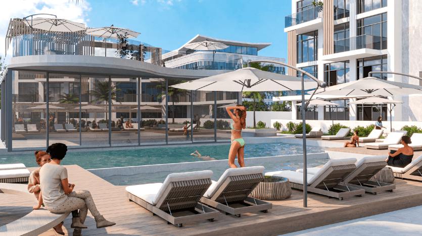 Une scène luxueuse au bord de la piscine dans un complexe moderne de Dubaï avec des chaises longues, des parasols et des invités qui se détendent. Des bâtiments à plusieurs étages à l'architecture élégante entourent le quartier sous un ciel bleu clair.