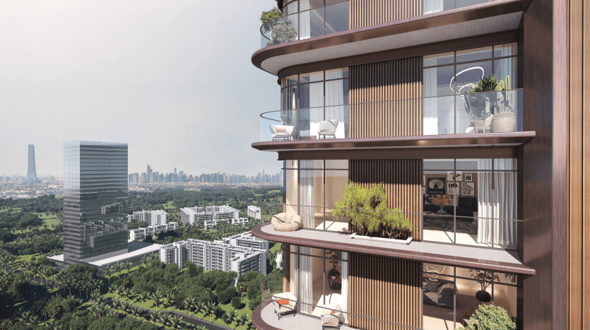 Immeuble d'appartements moderne de grande hauteur à Dubaï avec balcons en verre, présentant un intérieur détaillé d'un espace de vie élégant. Horizon urbain visible en arrière-plan, mettant en valeur la verdure et d'autres bâtiments.