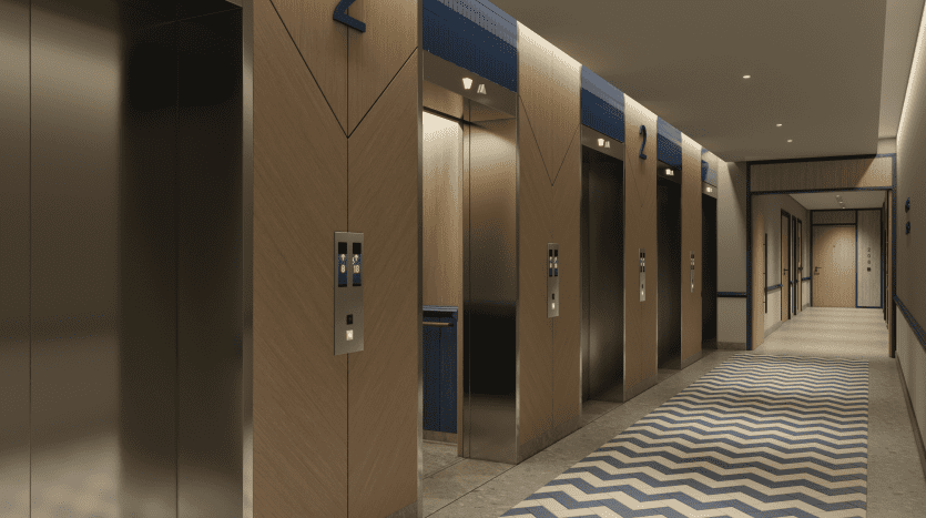 Un hall d'ascenseur moderne dans une villa de Dubaï avec quatre ascenseurs dotés de portes en bois poli et d'affichages numériques bleus. Le sol présente un motif géométrique bleu menant à un couloir.