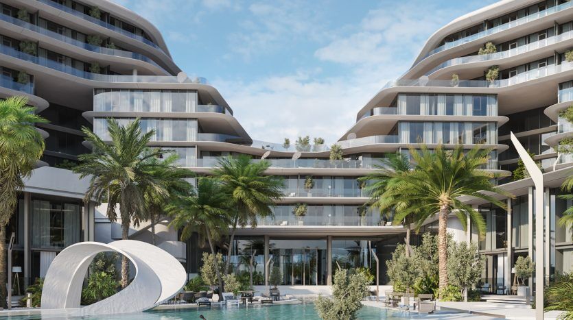 Un complexe de luxe moderne à l'architecture incurvée et en couches, entouré de palmiers luxuriants et doté d'une piscine centrale. Une sculpture blanche abstraite est au premier plan, symbolisant l'investissement artistique dans l'architecture de Dubaï.