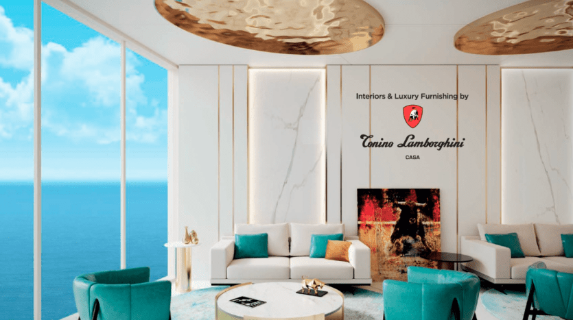 Un salon de luxe dans une villa de Dubaï avec vue sur l'océan, doté de meubles bleu sarcelle et blanc, d'une grande peinture abstraite et d'une décoration signée Tonino Lamborghini Casa.