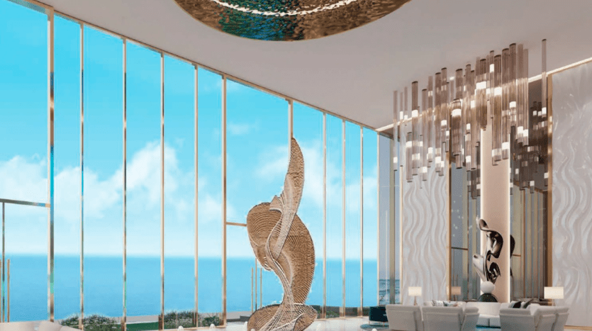 Intérieur luxueux comprenant une sculpture métallique torsadée, un mobilier élégant et des baies vitrées avec vue sur l'océan dans une villa de Dubaï, complétés par un lustre moderne et un décor élégant.