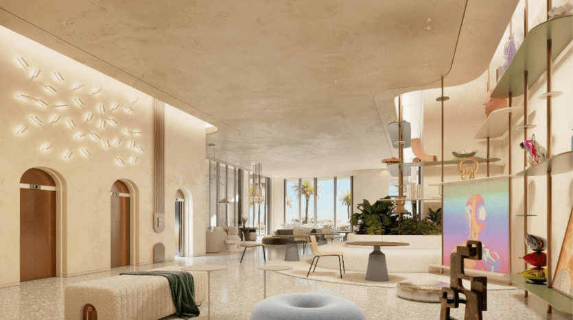 Intérieur d'un salon élégant et moderne avec un mobilier éclectique, des couleurs pastel et de grandes fenêtres offrant une vue sur les palmiers. La décoration comprend des œuvres d'art murales abstraites et divers luminaires design adaptés à une villa à Dubaï.