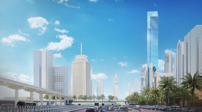 Paysage urbain moderne avec des gratte-ciel sous un ciel bleu clair, une circulation dense sur une route principale, des palmiers au premier plan et une ligne de métro surélevée à gauche. Idéal pour vitrine via une agence immobilière Dubaï.