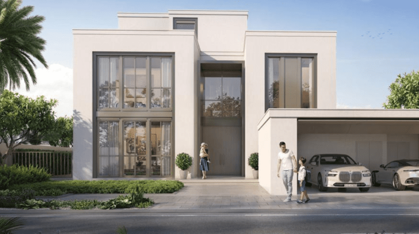 Une villa moderne de deux étages à Dubaï avec de grandes fenêtres, avec une famille de trois personnes et deux voitures garées dans l'allée. La maison est entourée d'une verdure bien entretenue sous un ciel dégagé.