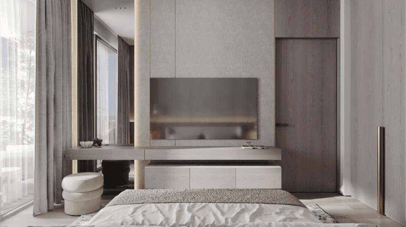 Une chambre moderne présente un design élégant avec des tons neutres. Un grand lit avec une literie de couleur claire et un jeté vert fait face à une télévision murale. Un bureau minimaliste avec des objets décoratifs se trouve sous le téléviseur. Les fenêtres du sol au plafond avec des rideaux transparents laissent entrer la lumière naturelle.