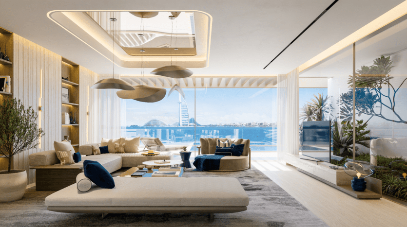 Un salon luxueux et moderne à Vitalia avec de grandes fenêtres donnant sur la mer de Palm Jumeirah. La pièce est dotée d'un mobilier élégant, d'un éclairage contemporain et d'éléments naturels comme des plantes en pot. Une télévision est située à droite et la décoration met l'accent sur une palette de couleurs neutres.