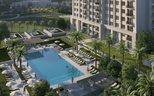Un lujoso rascacielos de apartamentos en Dubai con vistas a una gran piscina rodeada de tumbonas y exuberante vegetación, en un entorno paisajístico sereno al atardecer.