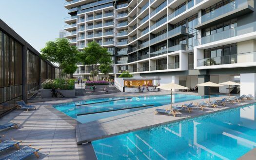 Una lussuosa area piscina all'aperto in un moderno complesso residenziale di Dubai, completa di lettini, ombrelloni e bar adiacente, circondata da una vegetazione lussureggiante e da grattacieli contemporanei.