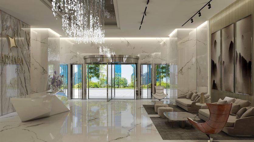 Hall d'entrée luxueux avec sols et murs en marbre, meubles élégants, lustres en cascade et grandes fenêtres offrant une vue tropicale sur Dubaï.