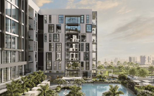 Moderna villa residenziale a Dubai con una grande piscina e giardini lussureggianti, sullo sfondo di un paesaggio urbano sotto un cielo limpido.