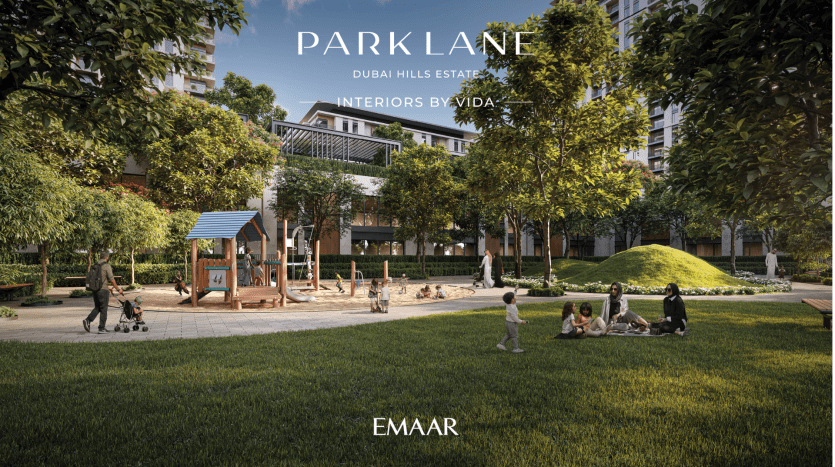 Художественный рендер "Parklane, Dubai Hills Estate". На нем изображены люди, наслаждающиеся пышным ландшафтным садом с современными виллами, детской площадкой и пешеходными дорожками.
