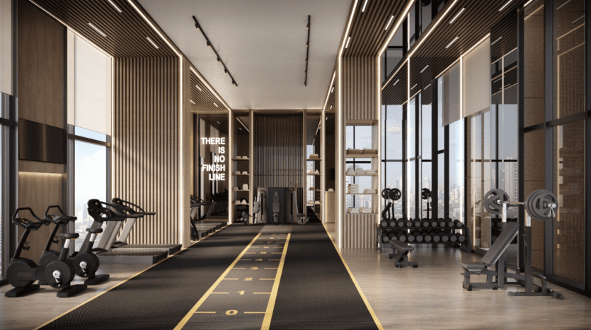 Une salle de sport moderne avec piste de course, vélos d'exercice, tapis de course et équipement d'haltérophilie. De hautes fenêtres offrent une vue sur la ville et un panneau au néon indique « Il n'y a pas de ligne d'arrivée ». L'intérieur présente des touches de bois et un éclairage élégant.