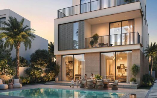 Maison moderne de deux étages à The Heights, avec de grandes baies vitrées, un balcon et des sièges extérieurs au bord d'une piscine. Des palmiers et de la verdure luxuriante entourent la zone tandis que les gens se détendent au bord de la piscine au coucher du soleil.