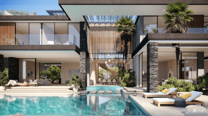 Maison de luxe moderne avec une grande piscine au premier plan, entourée d'un mobilier d'extérieur élégant et d'une verdure luxuriante. La maison présente de vastes murs de verre, des balcons élégants et des accents en bois, incarnant le