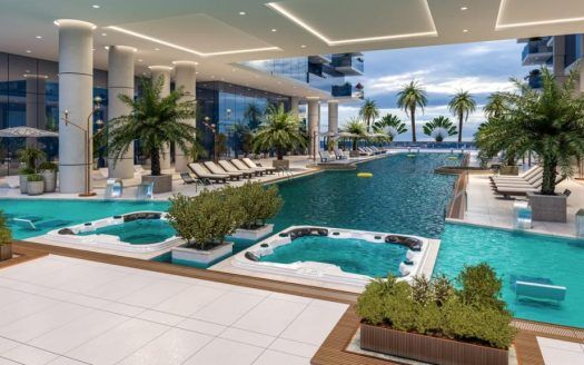 Lussuosa area piscina coperta in un appartamento di Dubai con diverse vasche idromassaggio, lettini e palme, circondata da pilastri moderni e con vista mozzafiato sullo skyline.
