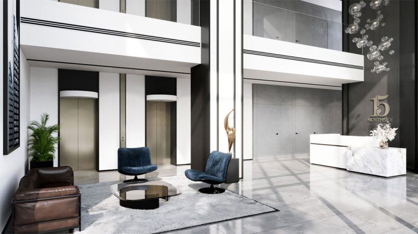 Hall d'entrée de luxe moderne avec sols en marbre, bureau de réception blanc, portes d'ascenseur, sièges moelleux et luminaires élégants. L'espace est aéré et élégamment conçu, avec un grand nombre de « 15e Nord