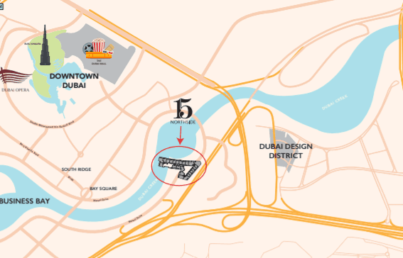 Section de la carte mettant en évidence le centre-ville de Dubaï et le Dubai Design District, avec les routes principales et les points de repère indiqués. Une flèche rouge pointe vers le 15e district Northside sur la carte.