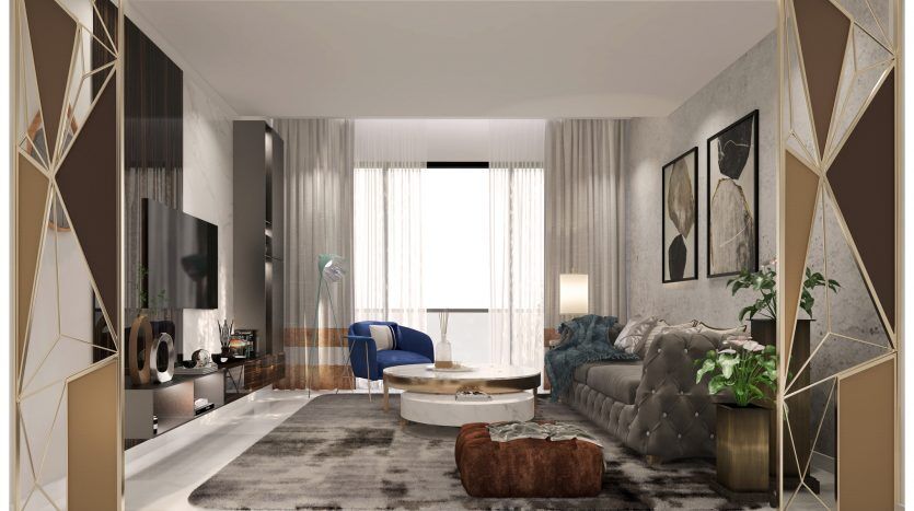 Salon moderne avec miroirs à motifs, luxueux canapé gris, œuvres d'art abstraites et plantes vertes près d'une grande fenêtre dans une villa de Dubaï permettant une lumière naturelle abondante.
