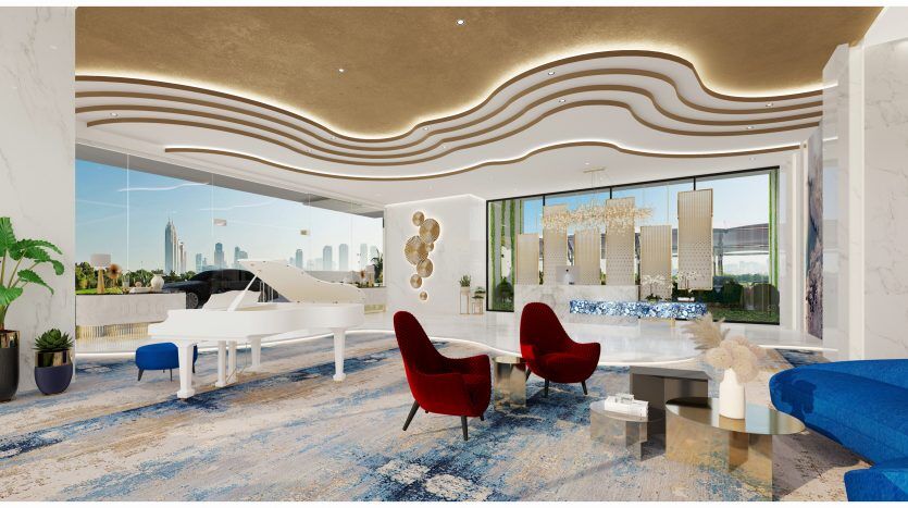 Salon moderne et luxueux avec piano à queue blanc, fauteuils d'appoint rouges et canapé bleu. Dotée d'élégants détails de plafond dorés et d'une vue panoramique sur la ville à travers de grandes fenêtres. Décoration stylée optimisée pour l'investissement