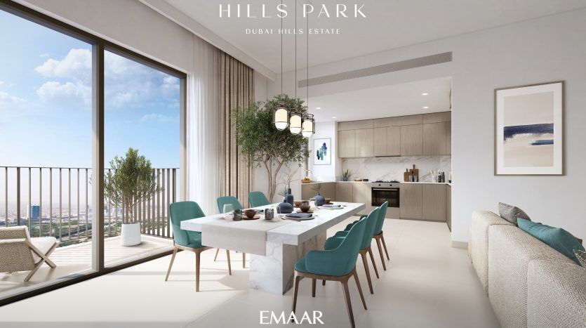 Cuisine ouverte et salle à manger modernes avec des chaises turquoise élégantes, de grandes fenêtres en verre offrant une vue sur la ville de Dubaï et des tons neutres. Un espace balcon serein est visible, ajoutant à l'ambiance luxueuse de l'appartement urbain