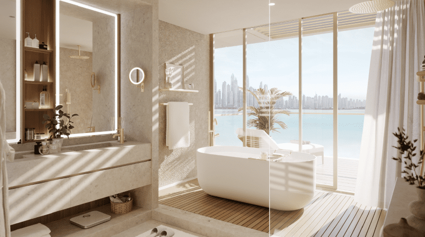 Intérieur de salle de bains luxueux avec une grande baignoire, donnant sur une vue panoramique sur les toits de Dubaï et la mer calme à travers des baies vitrées. Design moderne avec lumière naturelle et luminaires élégants.
